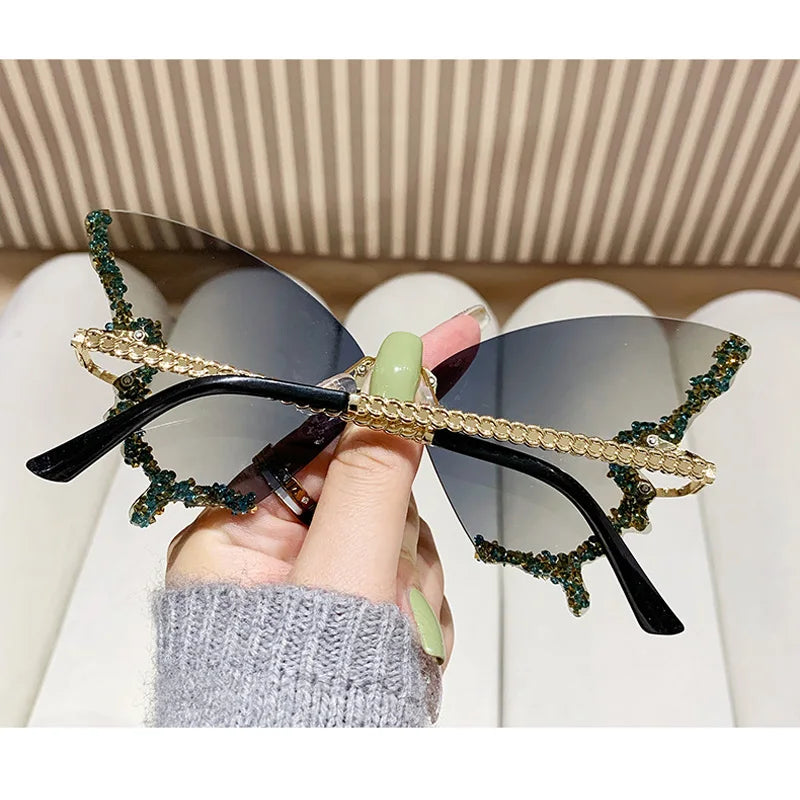 Luxury New Butterfly Shape Diamond Rimmed Rimless Sunglasses Ultraviolet Protection Female Fashion Gradient Color Sun Glasses