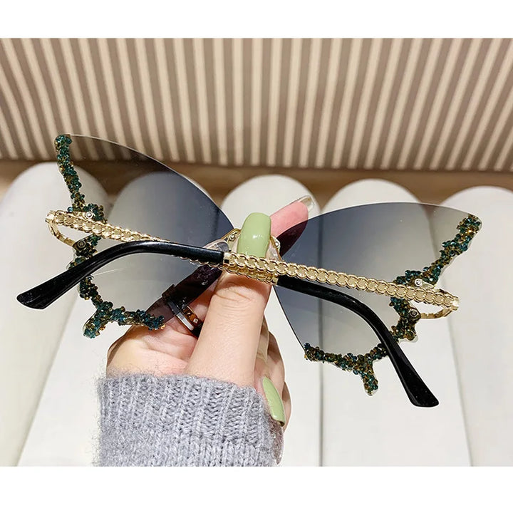 Luxury New Butterfly Shape Diamond Rimmed Rimless Sunglasses Ultraviolet Protection Female Fashion Gradient Color Sun Glasses