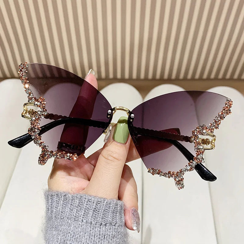 Luxury New Butterfly Shape Diamond Rimmed Rimless Sunglasses Ultraviolet Protection Female Fashion Gradient Color Sun Glasses