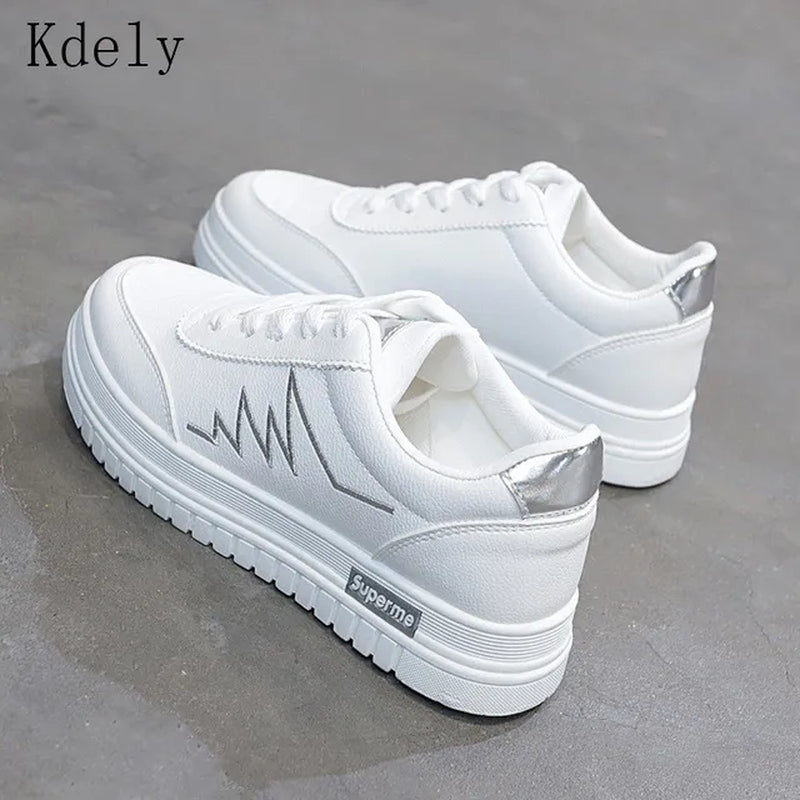 Women Casual Shoes 2019 New Women Sneakers Fashion Breathable PU Leather Platform White Women Shoes Soft Footwears plus Size 40