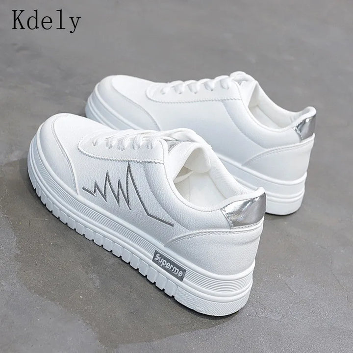 Women Casual Shoes 2019 New Women Sneakers Fashion Breathable PU Leather Platform White Women Shoes Soft Footwears plus Size 40